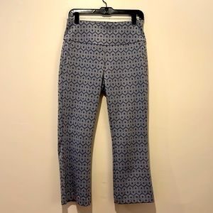 Cabi size small stretch pull on crops